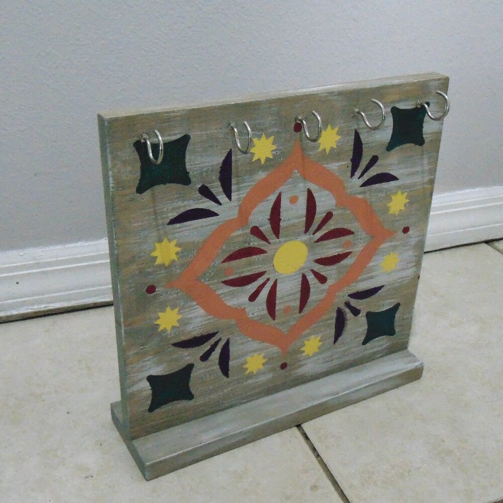 Handmade Wooden Collar Holder – Rustic Painted Design